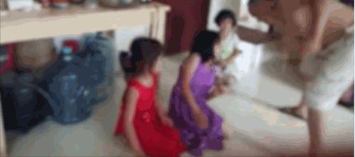 半岛晨报|3女孩被男子用衣架暴打跪地求饶!哭喊声令人心碎