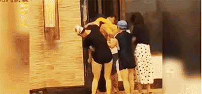 水中挣扎14分钟无人发现，6岁半男孩游泳课结束时溺水亡