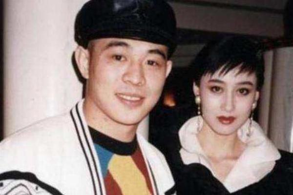 李连杰三次申请中国国籍皆被拒，决定裸捐百亿？中国国籍很难拿