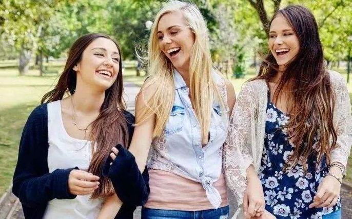 全球首个为中国改名的国家,当地美女泛滥,是中国男人的天堂