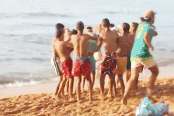 搞笑GIF趣图：|搞笑GIF趣图：这才是真正的老司机，没有点本事还干不出来这样的事！