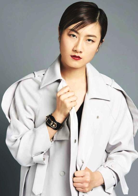 丁宁29岁没有恋爱经验,父母开明不催婚,却被师妹张罗相亲