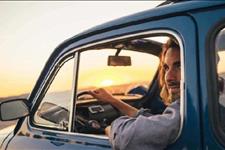 #余江新闻#老司机在车内吸烟为什么只开一个窗户？其中的原因你知道吗