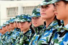 【小八乐斗斗】军训时，女生自认为很“弱”的4行为，学长却“喜欢得不得了