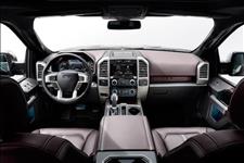 原装引擎：汽车内饰脏难清洗？教你几个小方法，清理干净不伤车