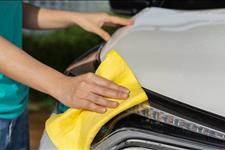 「没事乐一下」白色汽车不好洗？教你几个妙招，让你的车身更洁净不沾灰