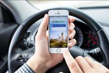 汽车大咖@开车用手机导航时，手机应该放哪里？建议这样做，开车安全更方便