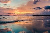 [小酒肆说影视]适合发说说的经典句子，句句刺心入骨，送给深夜孤独的自己