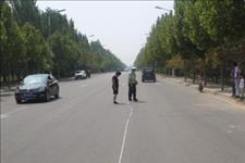 无棣交警■电动车转弯未让直行酿事故，驾驶员受伤还要负主责