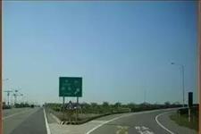 坤坤你最美■高速公路匝道行驶注意事项