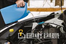 「汽车大咖」还在用自来水代替玻璃水？再做错！只有修车了