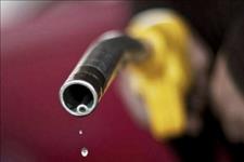 「汽车督察」给车加完油，踩油门就走？加油工正在背后偷笑：又多了一项福利