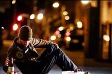 「酩悦」生活很累，一杯酒、一支烟就够了