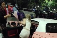 久梦汽车@“山寨版”劳斯莱斯现北京，全车粉色，车价85万，马力162匹