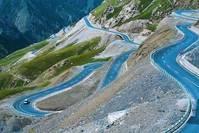 #哈利波特大#大名鼎鼎的独库公路路况如何？小轿车能不能走？旅游达人来解答