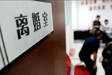 【青春的青涩】老公嫌肉贵半年不买肉，闺蜜来家里玩，看到桌上的菜，我摔碗