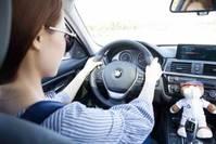 【建英说生活】为何开车时不能喝水？看到安全气囊弹出的瞬间，才知道有多危