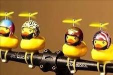 「淮安聚焦」汽车上悬置小黄鸭违法，已有100多名车主受罚，车主警惕了