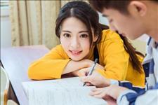 「哈瓜说」女人在爱的男人面前，才会有5种傻傻的表现，你占了几种？