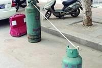 「汽车之家」中外奇葩占位神器大合集，第一个简直太吓人了