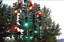 汽车点评AC：等红灯还在纠结挂N挡还是D挡？答案在这里！