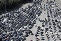 「小霸王谈车」中秋返程，长时间堵车，第一批绿牌车主绝望了：再便宜也不会