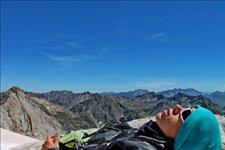 「新闻速递」享受幸福，而不沉湎；看透生活，却不消极