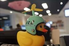 「ZAKER网」汽车装上小黄鸭！装逼过头还违法！快快将它拿下