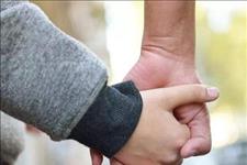 #育儿秘籍#“异地恋不可靠！”8岁女孩大谈“恋爱观”，父亲听完后深感自责