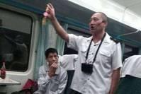 「职场实战干货」火车推销员有多赚钱，8月份的到手收入曝光，引网友热议