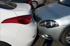 「外车咖」发生车祸后，如果对方全责，除修车费之外，你还能索要这2笔赔偿