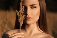 「深情解读」老公外面有人，婆婆偷偷将户口本交给我：“收好，别告诉我儿子