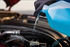 汽车大咖@使用了三年的防冻液，应不应该彻底更换了呢？所有的车主务必看看