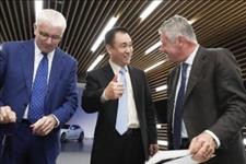 「车与生活」“造车狂人”许家印考察法拉利御用设计公司，满意新车型设计