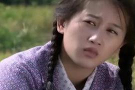 春英是个可怜的女人|女人住娘家，却被嫂子赶出家门，母亲打电话要她回家