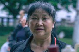 都说“家有一老 55岁女人：人到中年才明白，家中有这3种老人，会让子女活得痛苦
