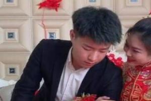 小夫妻结婚，老公看到“压箱钱”表情火了，满满的现实感扑面而来