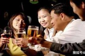 每一天都在忙碌的上班族 聚餐時，酒可以少喝，但“這3句話”要多說，會給別人留下好印象