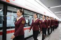 地铁“正式员工”纷纷辞职，是嫌弃工资低吗？