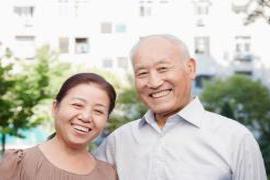 导语：如果跟你生活了几十年的妻子并不是你最爱的的人怎么办？选择隐忍请继续过下去 真爱