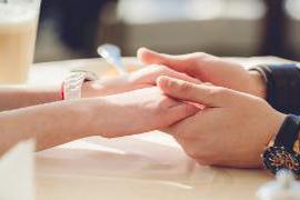 我家里有两个哥哥 老婆，别的我不说， 我和你结婚我们家对你怎么样