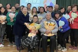 在电影《爱情神话》刷爆朋友圈的这些天 新泾镇举办的这场沙龙活动，请来居民谈“情”说“