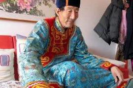 身高一直都是一个能够引起热议的话题 68岁鲍喜顺晒全家福，母亲1米65，妻子表示还想要二胎