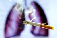 晚期肺癌病人，以前吸烟与不吸烟，治疗方式差别很大