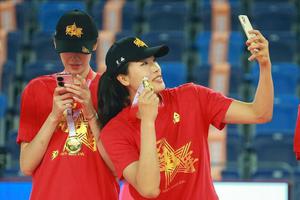 29岁女排国手加盟冠军队后脱胎换骨，将成李盈莹国家队主力对角