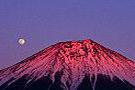 日本6.5级地震！岩浆扰动频繁，喷火口增加6倍的富士山会喷发吗？