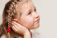 孩子耳屎太多会影响听力？这件看似卫生的行为，小心引发中耳炎