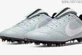 新配色Nike Premier 3足球鞋曝光