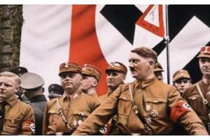 希特勒在位12年，为何到死都是下士军衔？现在才发现他做法真高明