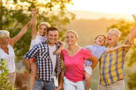 按理说父亲应该是个令人尊敬的人 父亲拿走家里1万元，后来他的行为让我们无可奈何